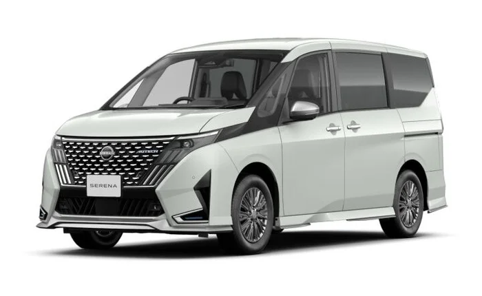 車両写真：セレナ